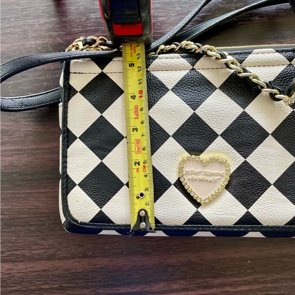 Betsey Johnson Cutch - Picture 3 of 4